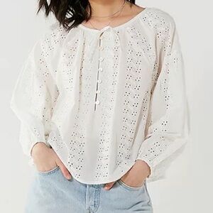 Women’s Urban Outfitters Pippa Button-Down Eyelet Tunic Top Size Medium M